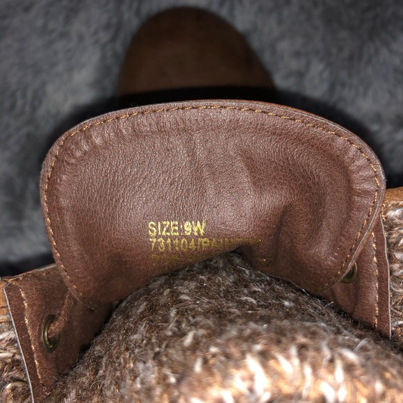 brown combat boots - Picture 3 of 3